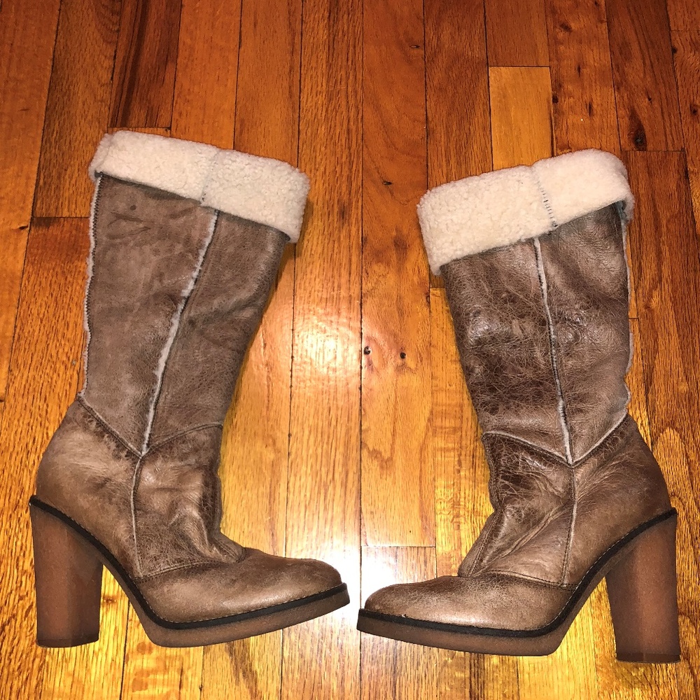 Shearling Beige Winter Boots US 6